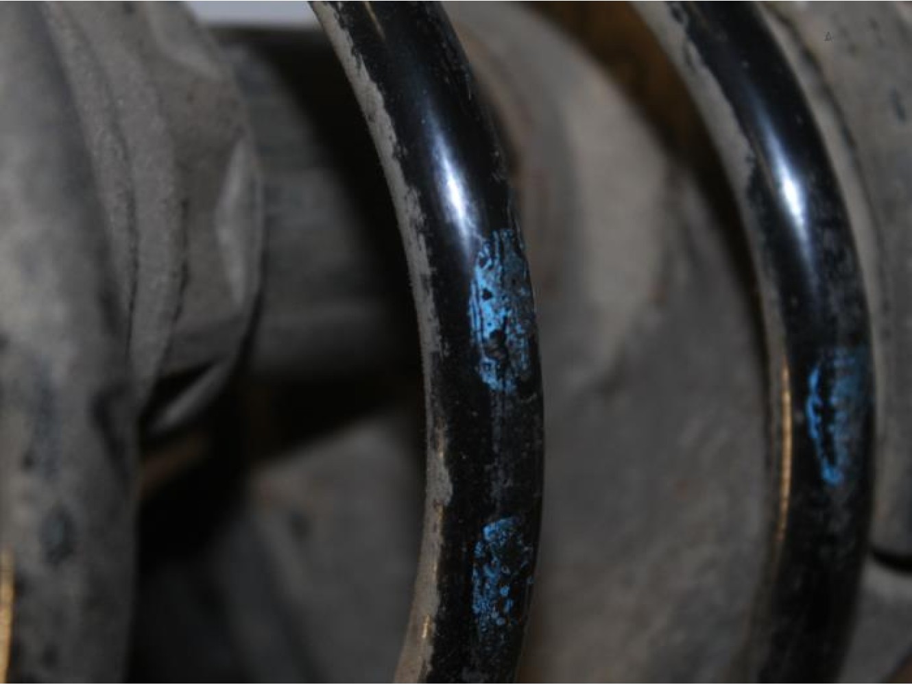 Peugeot - 206 - Front shock absorber rod, right