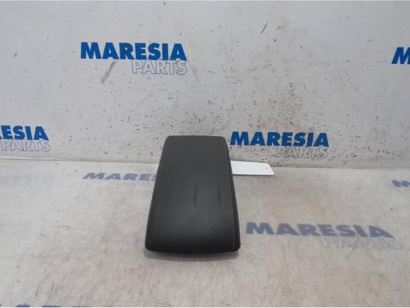 Renault - Megane - Armrest