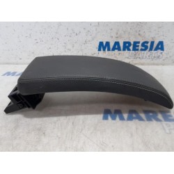 Renault - Megane - Armrest