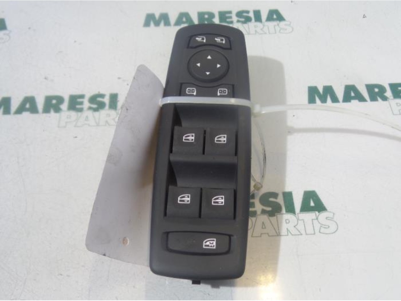 Renault - Megane - Multi-functional window switch
