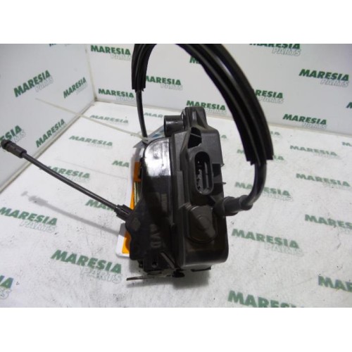 Renault - Laguna - Front door lock mechanism 4-door, right