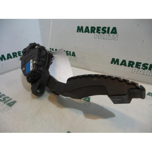 Renault - Laguna - Throttle pedal position sensor
