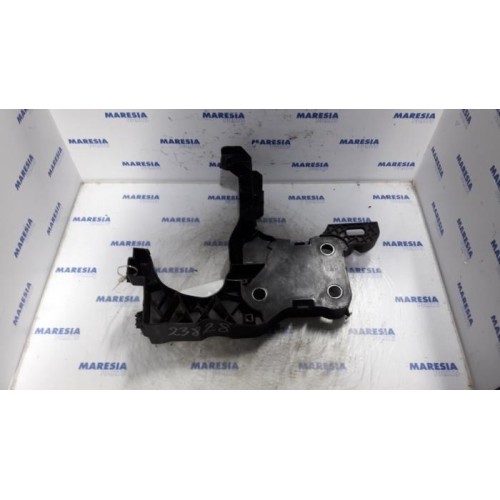 Renault - Megane - Front bumper frame