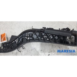 Renault - Megane - Lock plate