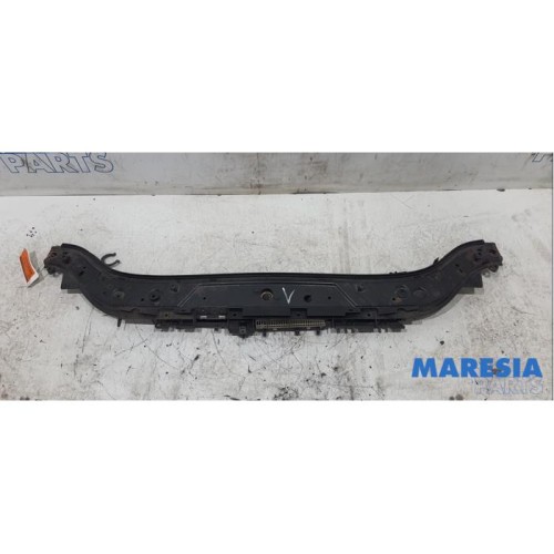 Renault - Megane - Lock plate