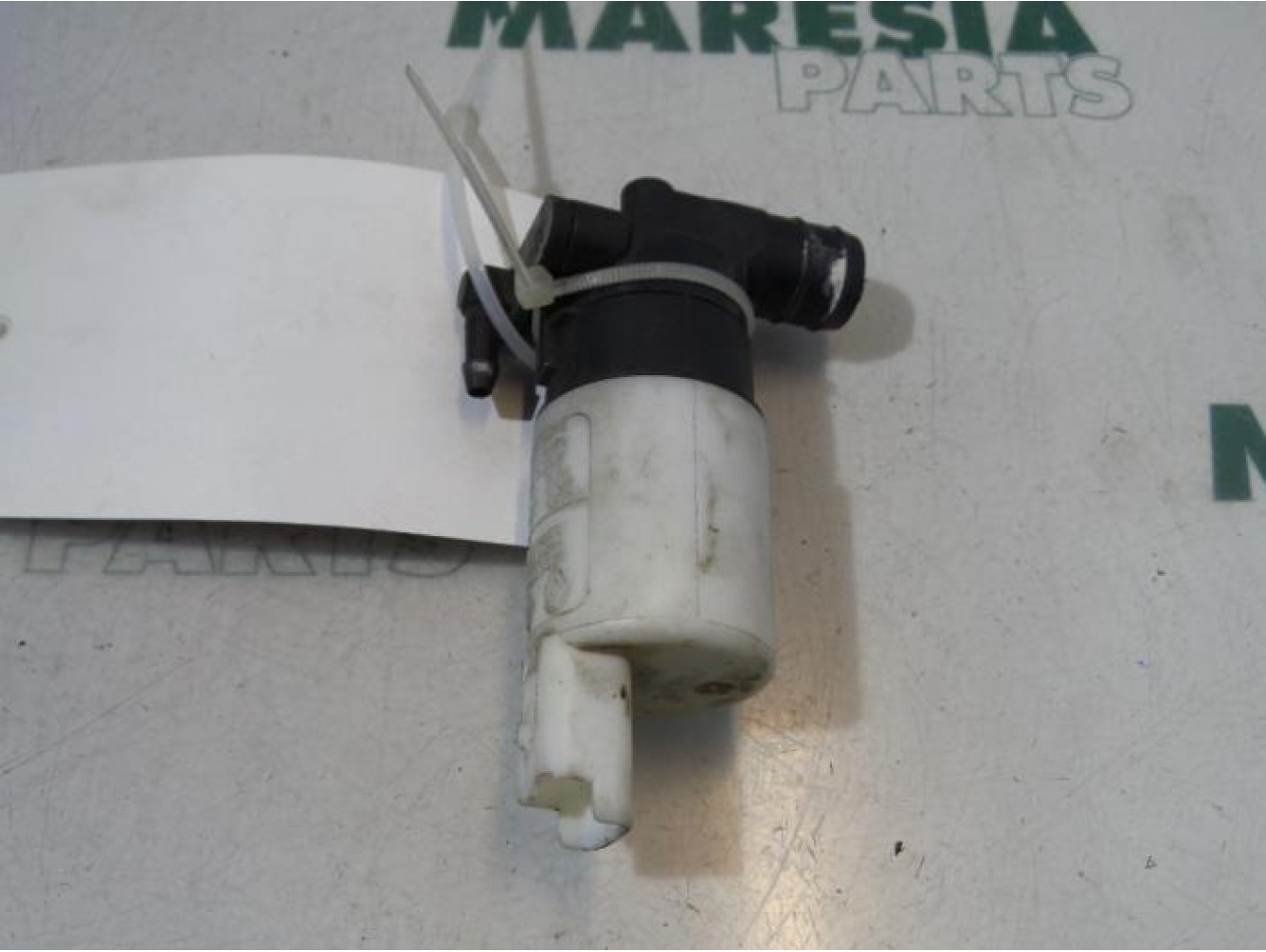Peugeot - 607 - Scheibensprüherpumpe vorne