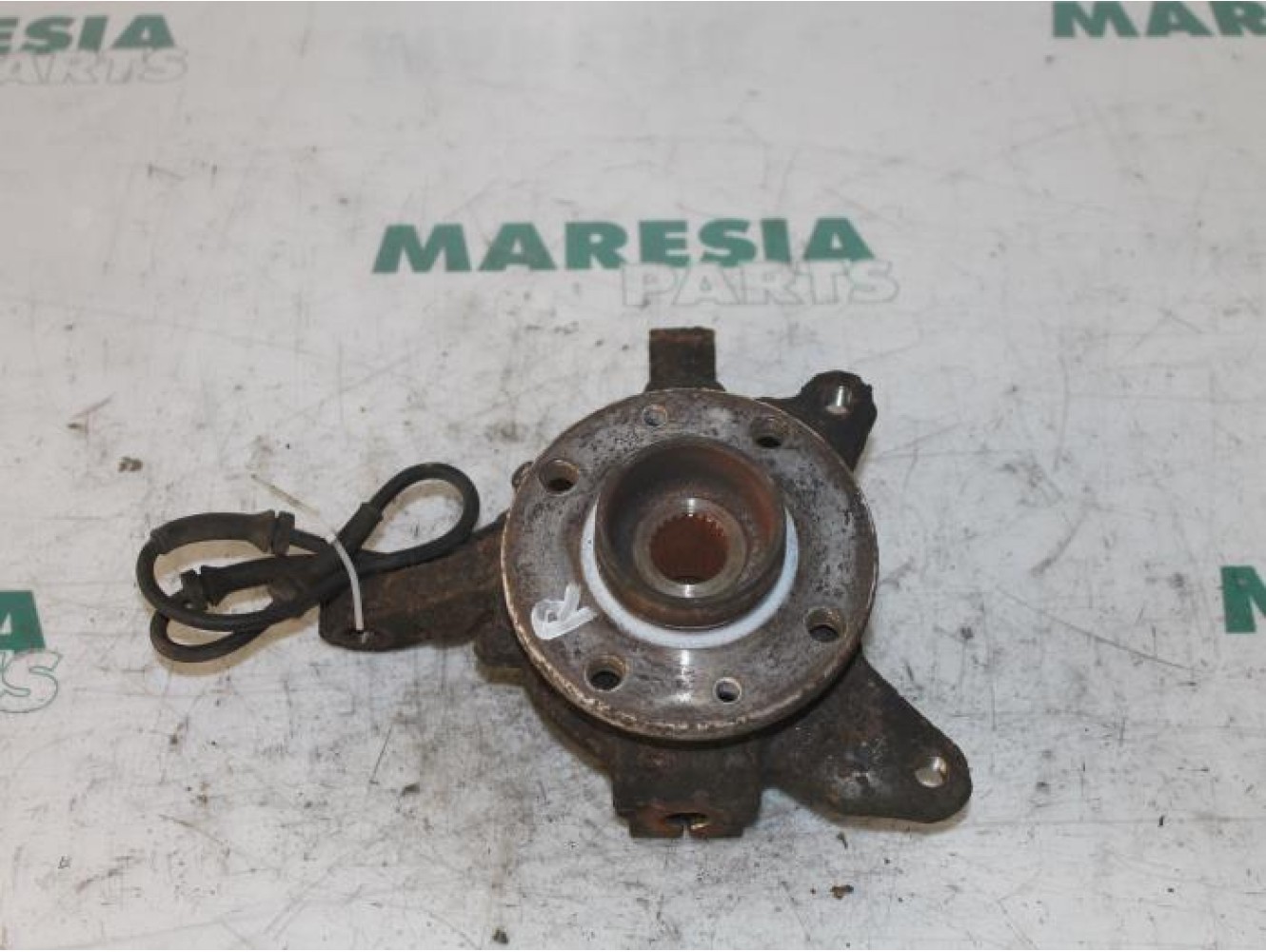 Renault - Megane Scenic - Knuckle, front right