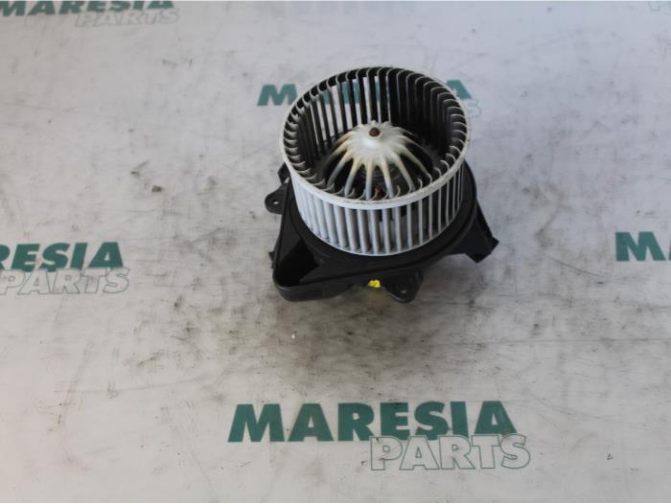 Fiat - Idea - Heating and ventilation fan motor
