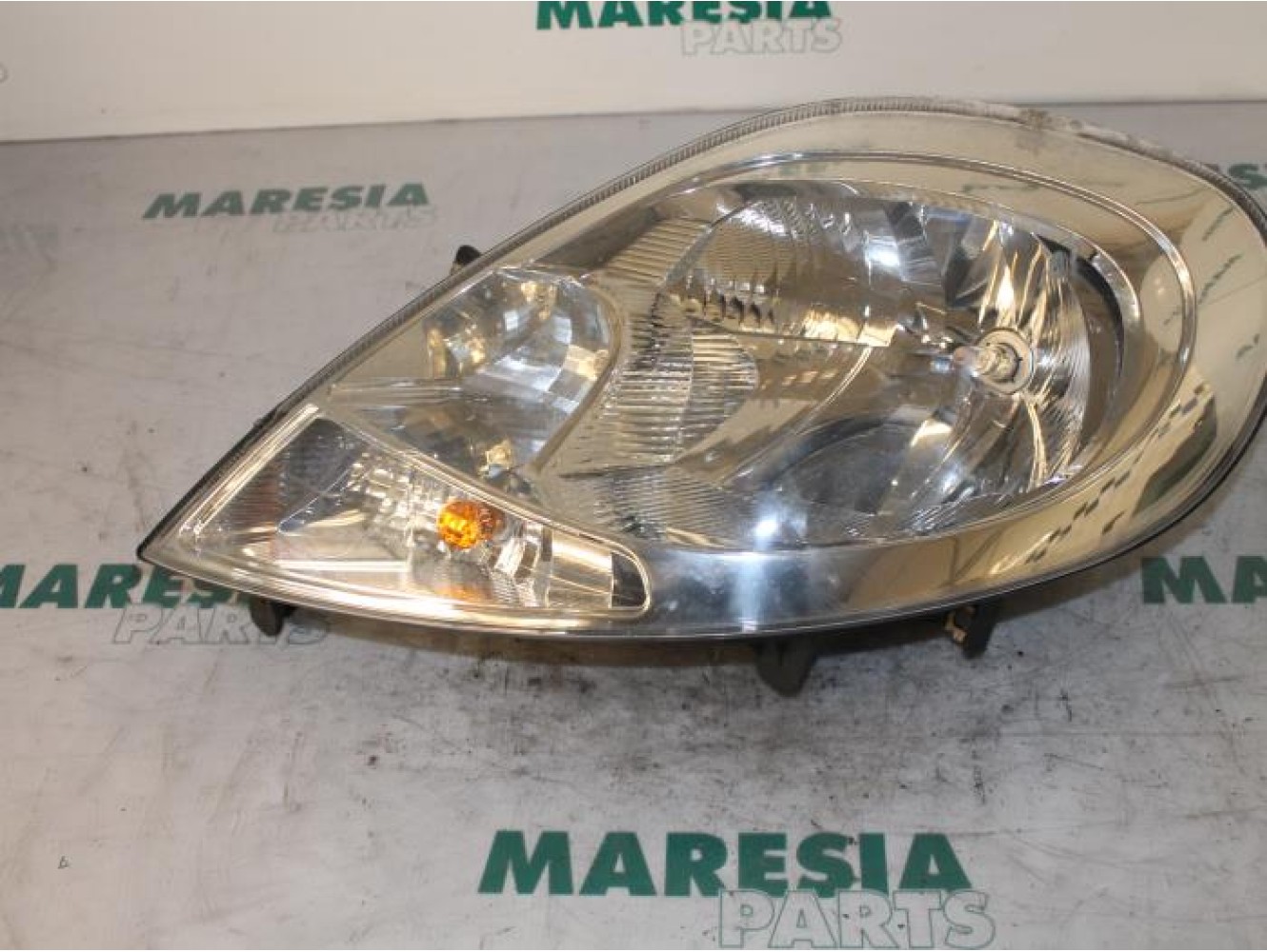 Renault - Trafic - Scheinwerfer links