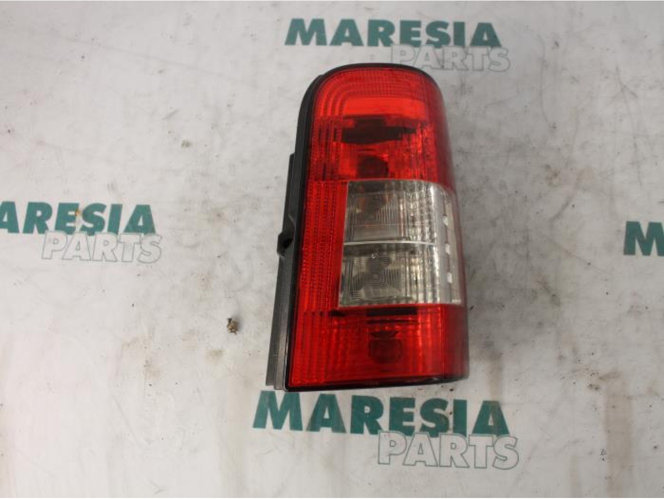Peugeot - Partner - Taillight, right