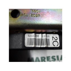 Renault - Megane Scenic - Rear seatbelt, centre