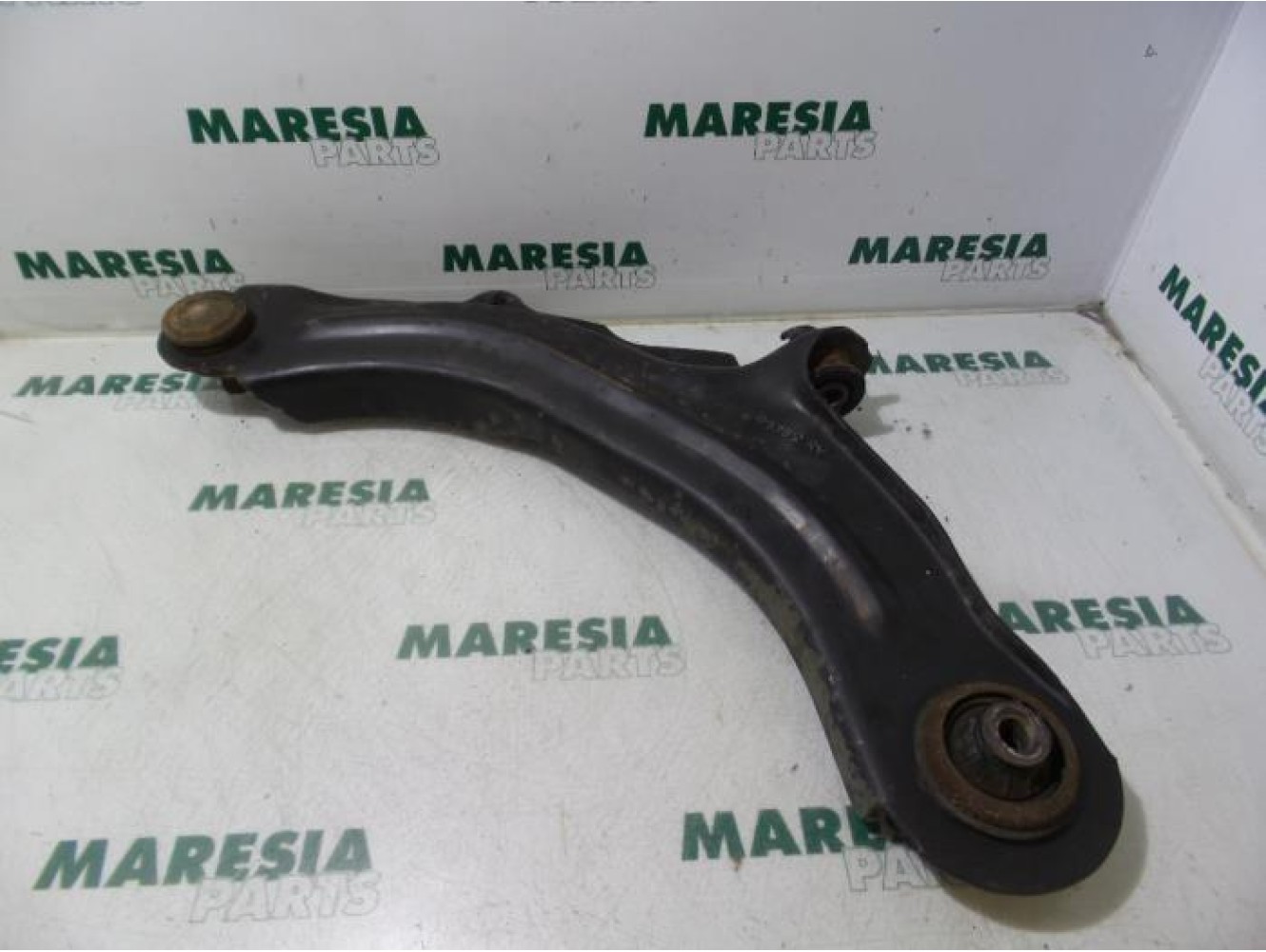 Renault - Megane Scenic - Front lower wishbone, right