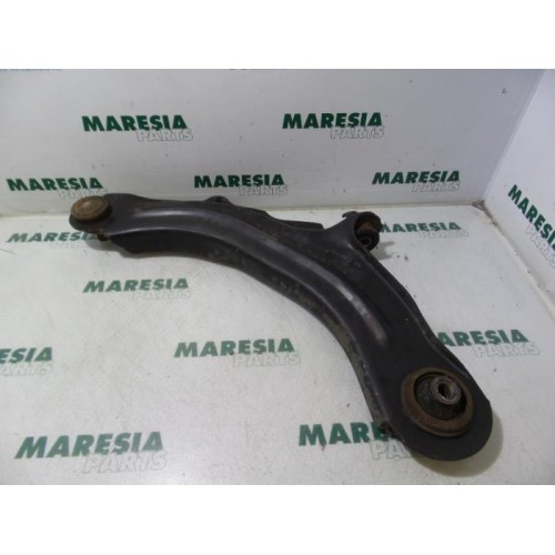 Renault - Megane Scenic - Front lower wishbone, right