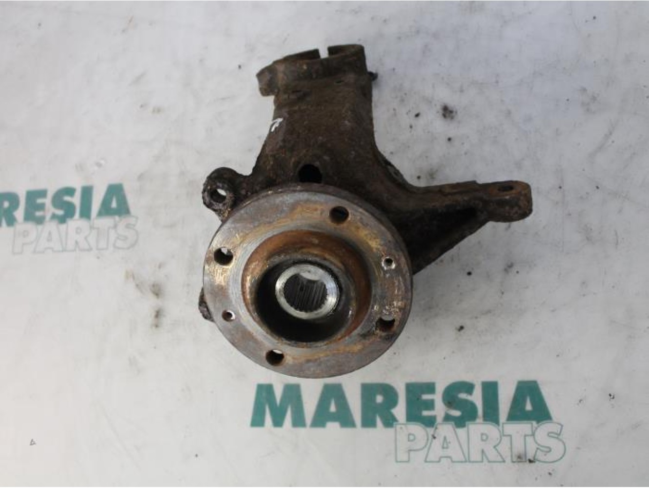 Peugeot - 206 - Fusee links-voor