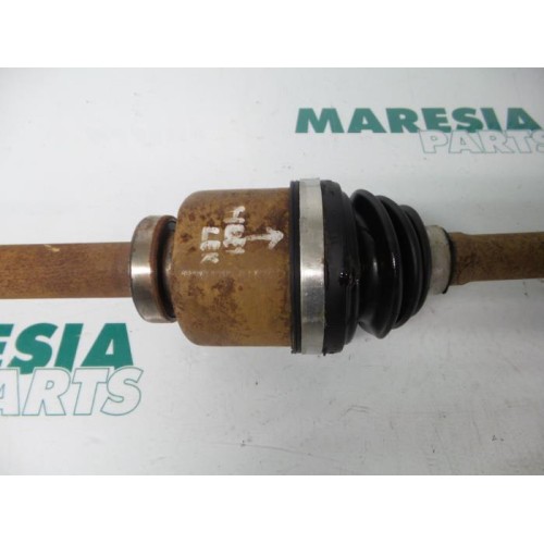 Renault - Trafic - Front drive shaft, right