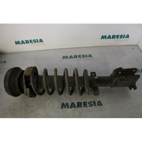 Renault - Trafic - Front shock absorber rod, right