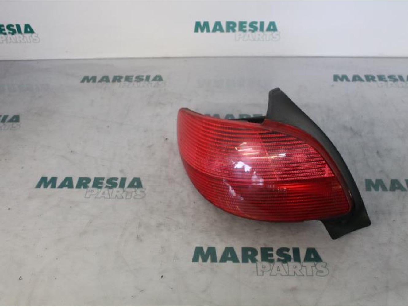 Peugeot - 206 - Achterlicht links