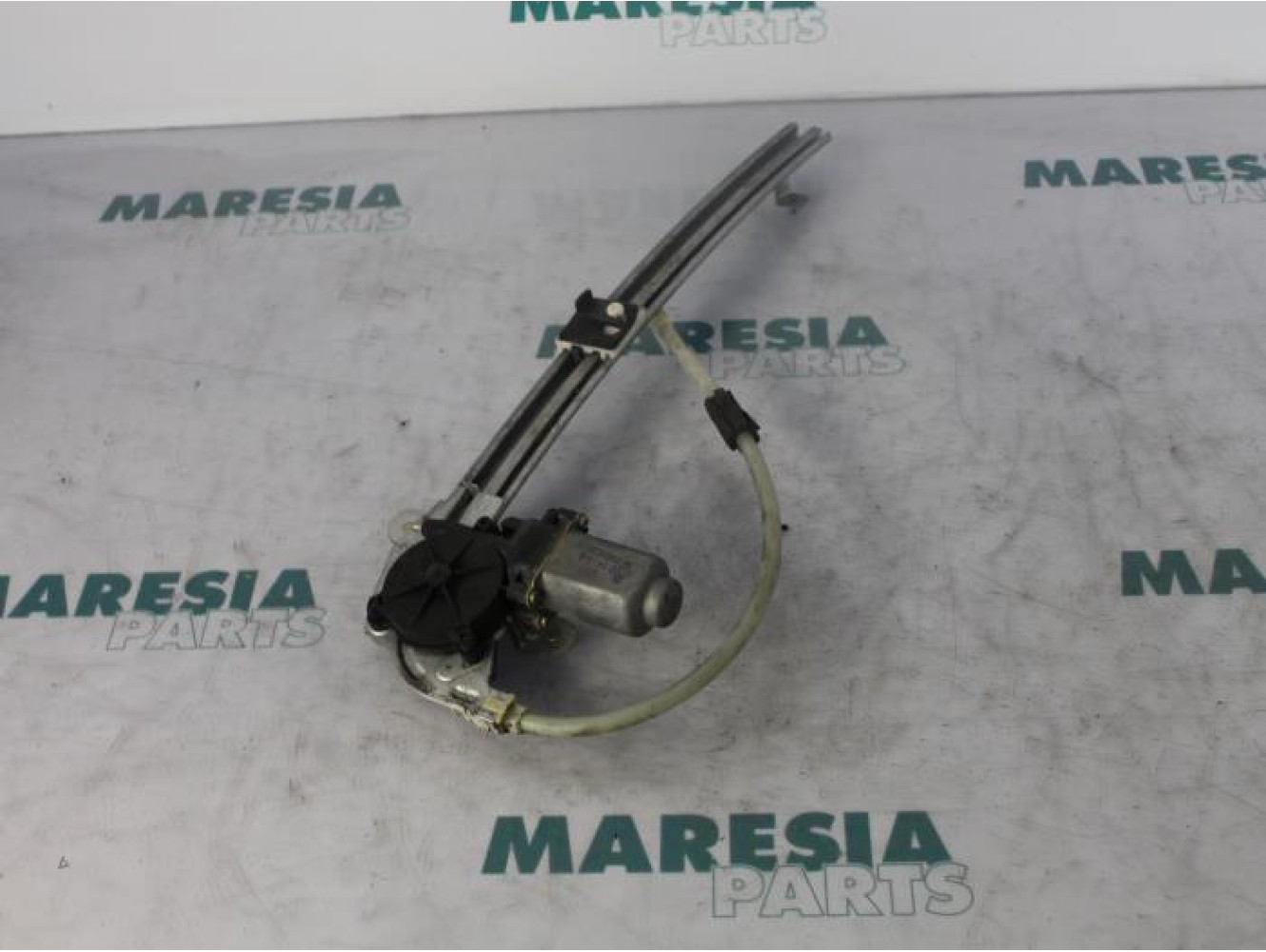 Renault - Laguna - Rear door window mechanism 4-door, right