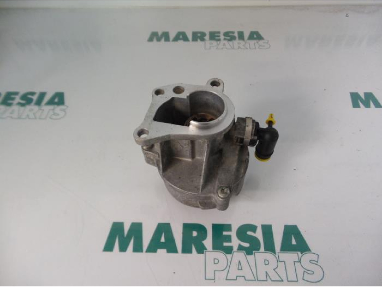 Renault - Megane - Vacuum pump (diesel)