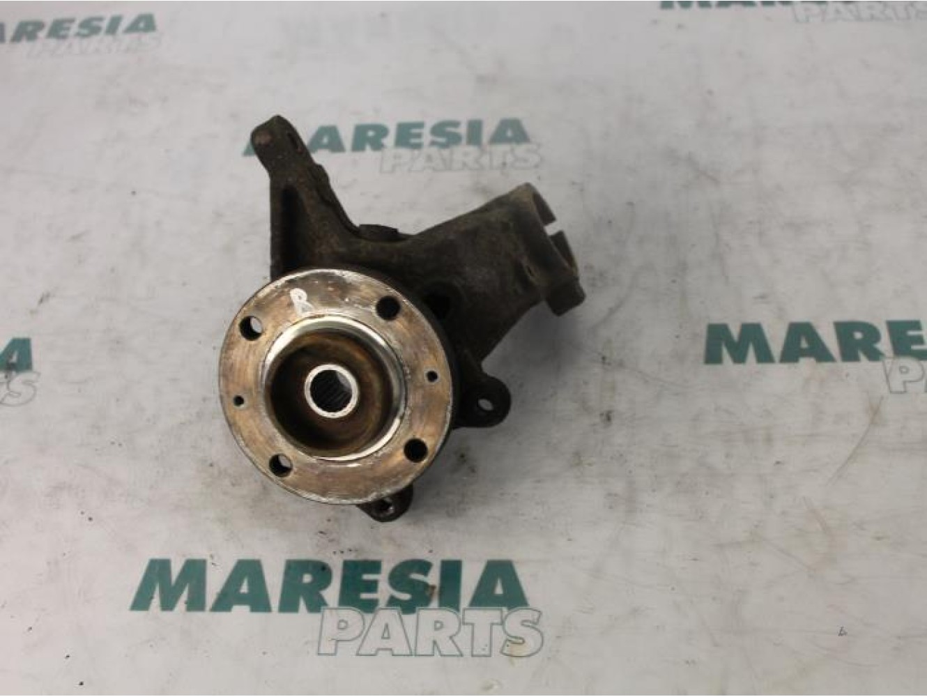 Peugeot - 206 - Achsschenkel rechts vorne