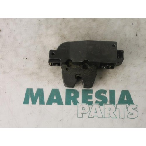Citroen - Picasso - Tailgate lock mechanism