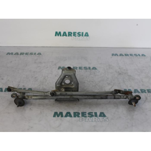 Renault - Clio - Wiper mechanism