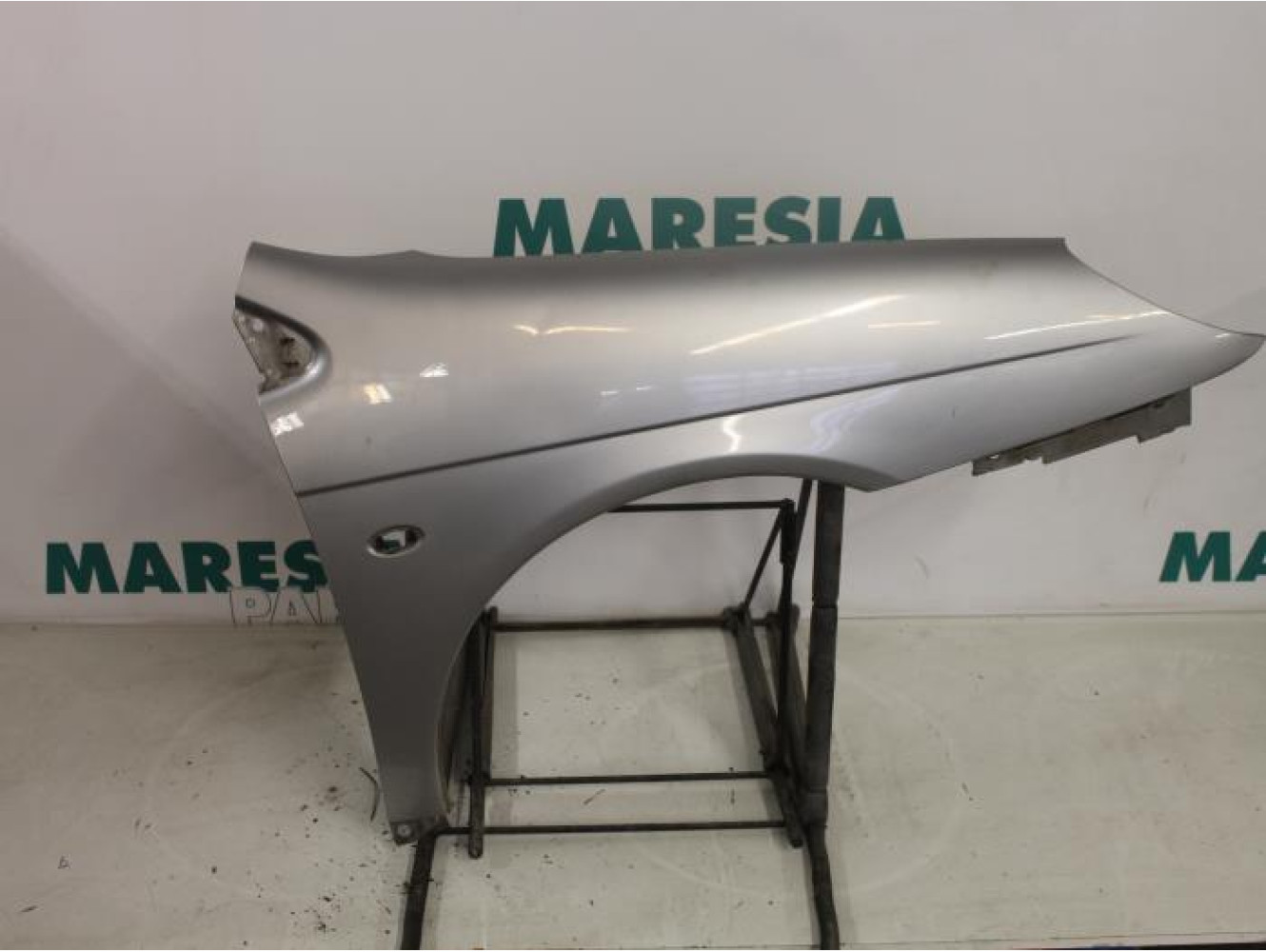 Citroen - C5 - Front wing, right