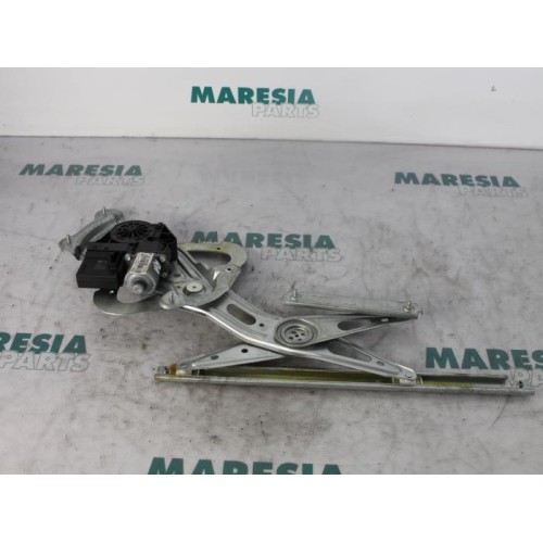 Renault - Megane Scenic - Rear door window mechanism 4-door, right