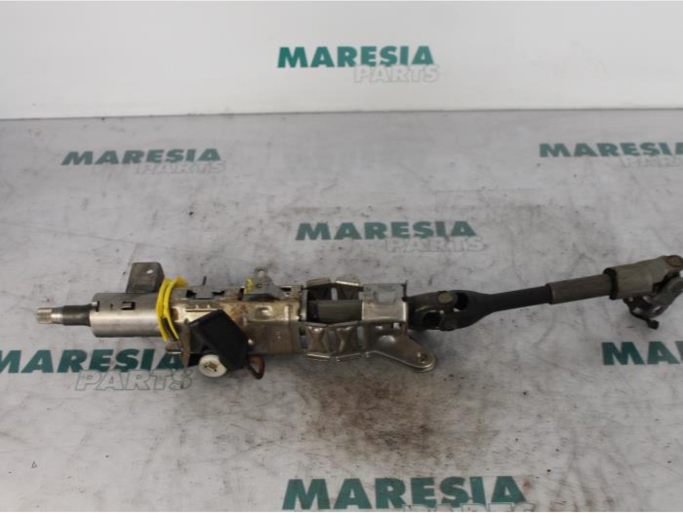 Citroen - C5 - Steering column housing