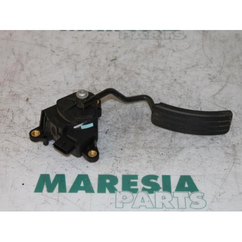 Renault - Clio - Throttle pedal position sensor