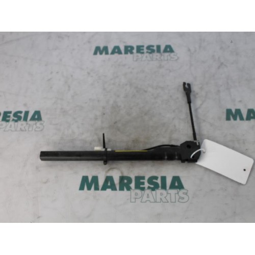 Renault - Clio - Gurtsrammer links