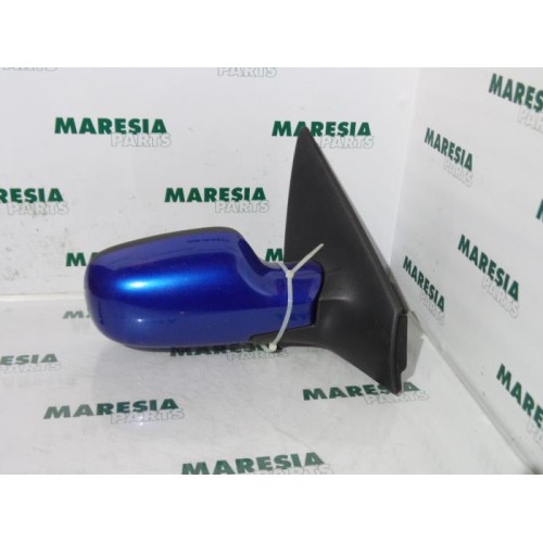 Renault - Megane - Wing mirror, right