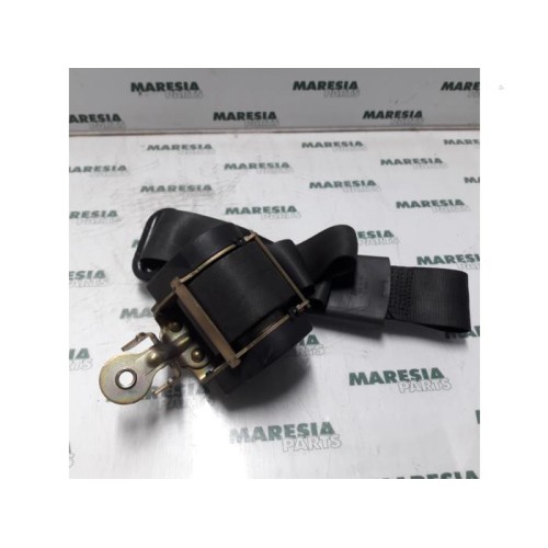Renault - Megane - Front seatbelt, right
