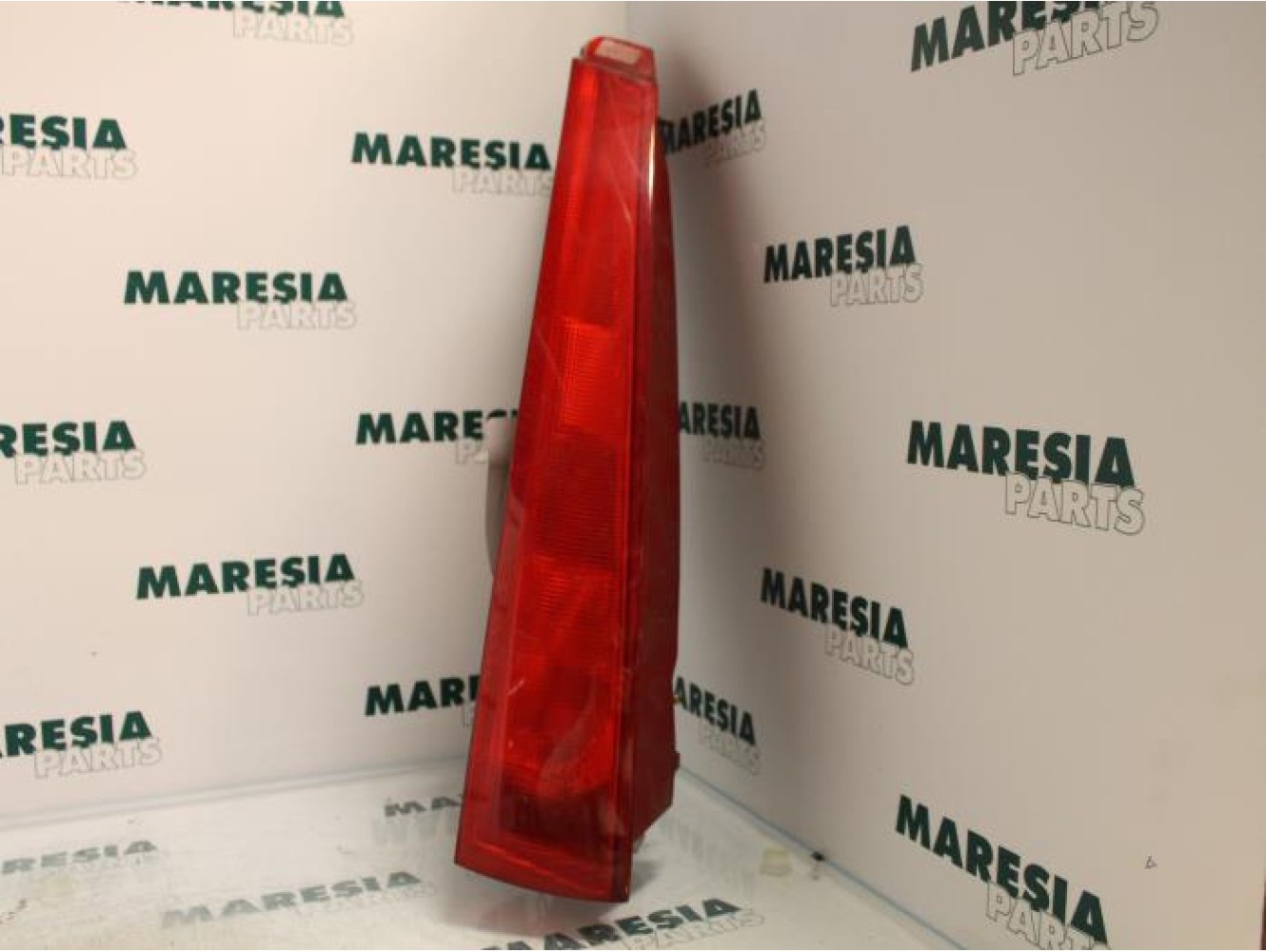 Citroen - C5 - Taillight, right