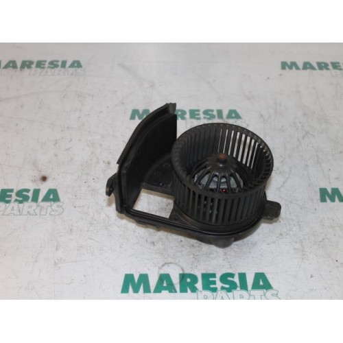 Renault - Clio - Heating and ventilation fan motor