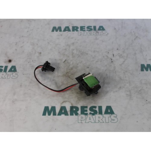 Renault - Clio - Heater resistor