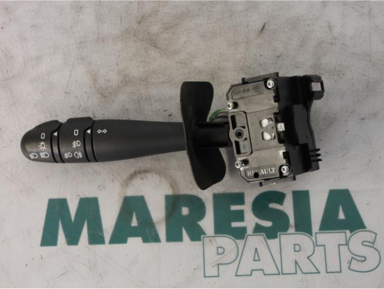 Renault - Clio - Indicator switch