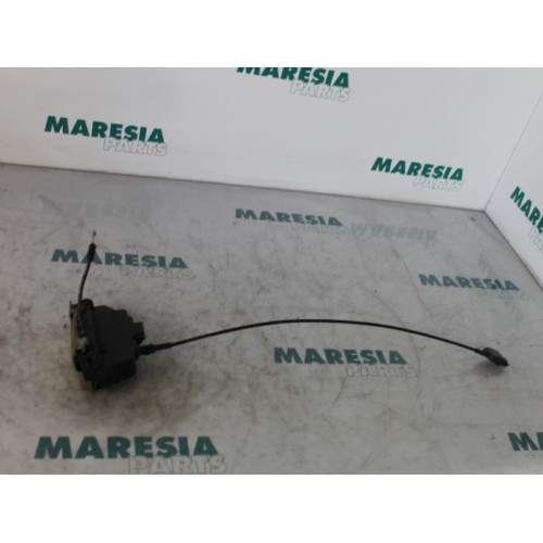 Renault - Megane Scenic - Front door lock mechanism 4-door, right