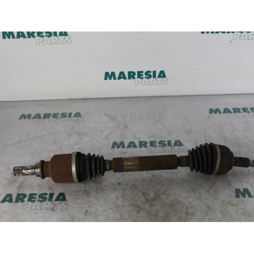 Renault - Megane Scenic - Front drive shaft, left