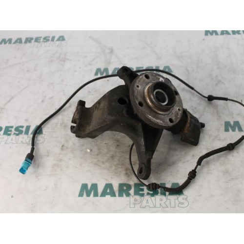 Citroen - C5 - Knuckle, front right