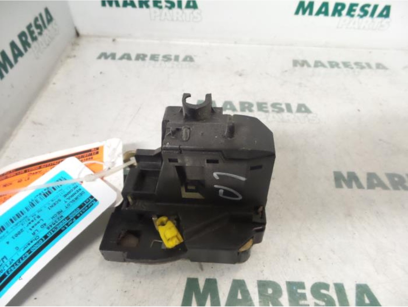 Renault - Megane Scenic - Rear door lock mechanism 4-door, left