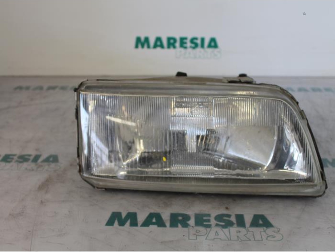 Peugeot - Boxer - Phare droit