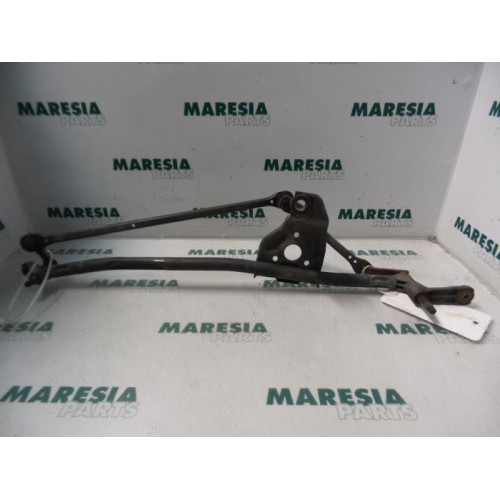 Alfa Romeo - 156 - Wiper mechanism