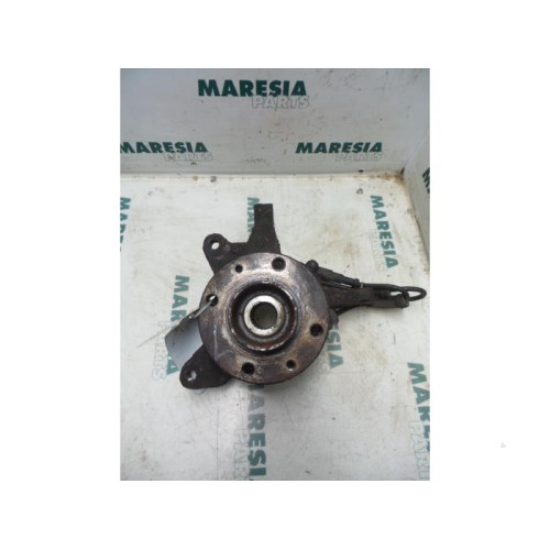 Renault - Megane Scenic - Achsschenkel links vorne