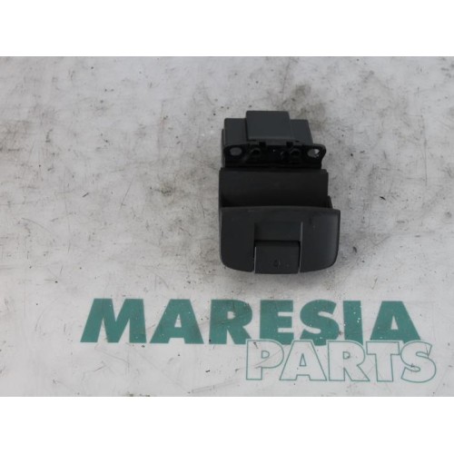Renault - Espace - Parking brake switch