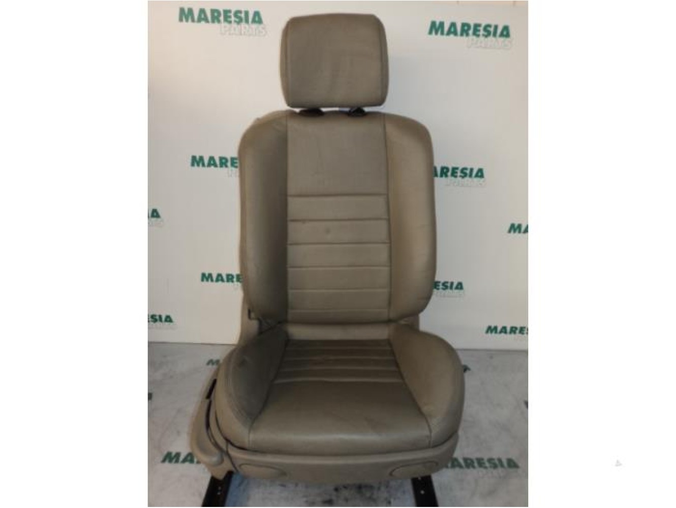 Renault - Megane - Seat, right