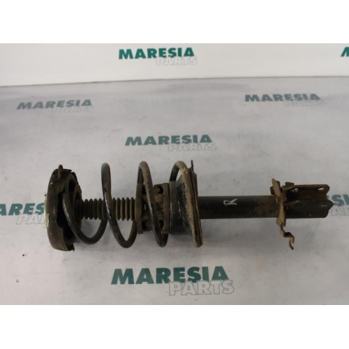 Renault - Megane Scenic - Front shock absorber rod, right