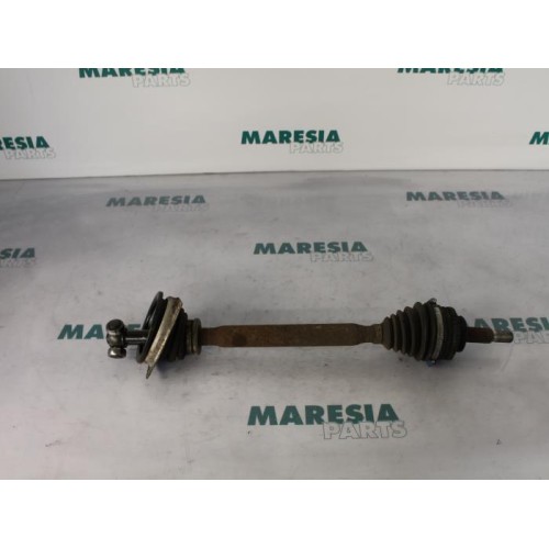 Renault - Megane Scenic - Front drive shaft, left