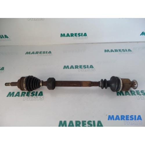 Renault - Megane Scenic - Front drive shaft, right