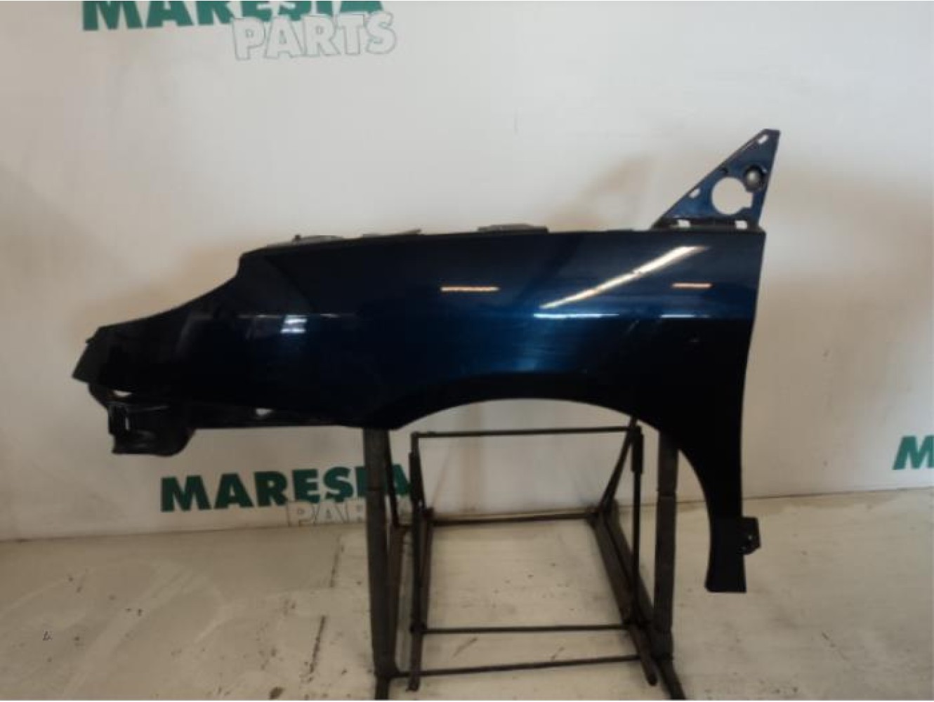 Citroen - C8 - Front wing, left